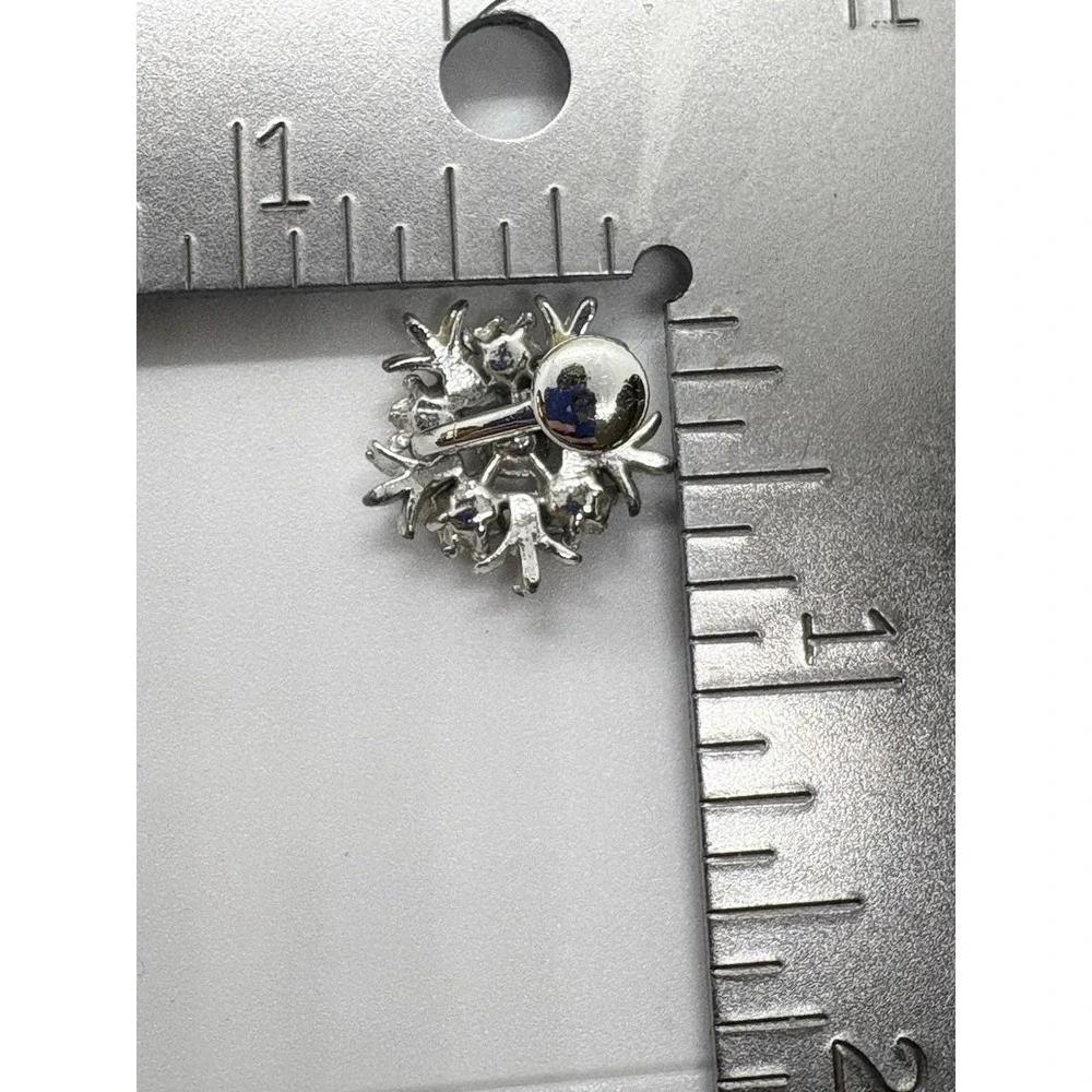 N/A vintage snowflake